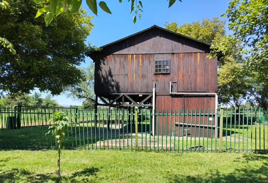 Commercial Property for Sale in Krokodildrift A H North West